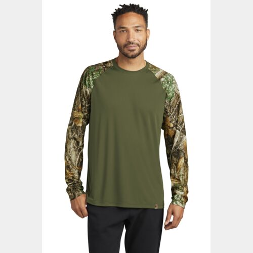 Realtree ® Colorblock Performance Long Sleeve Tee Thumbnail